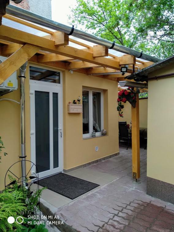 Oazis Apartman Эгер Экстерьер фото