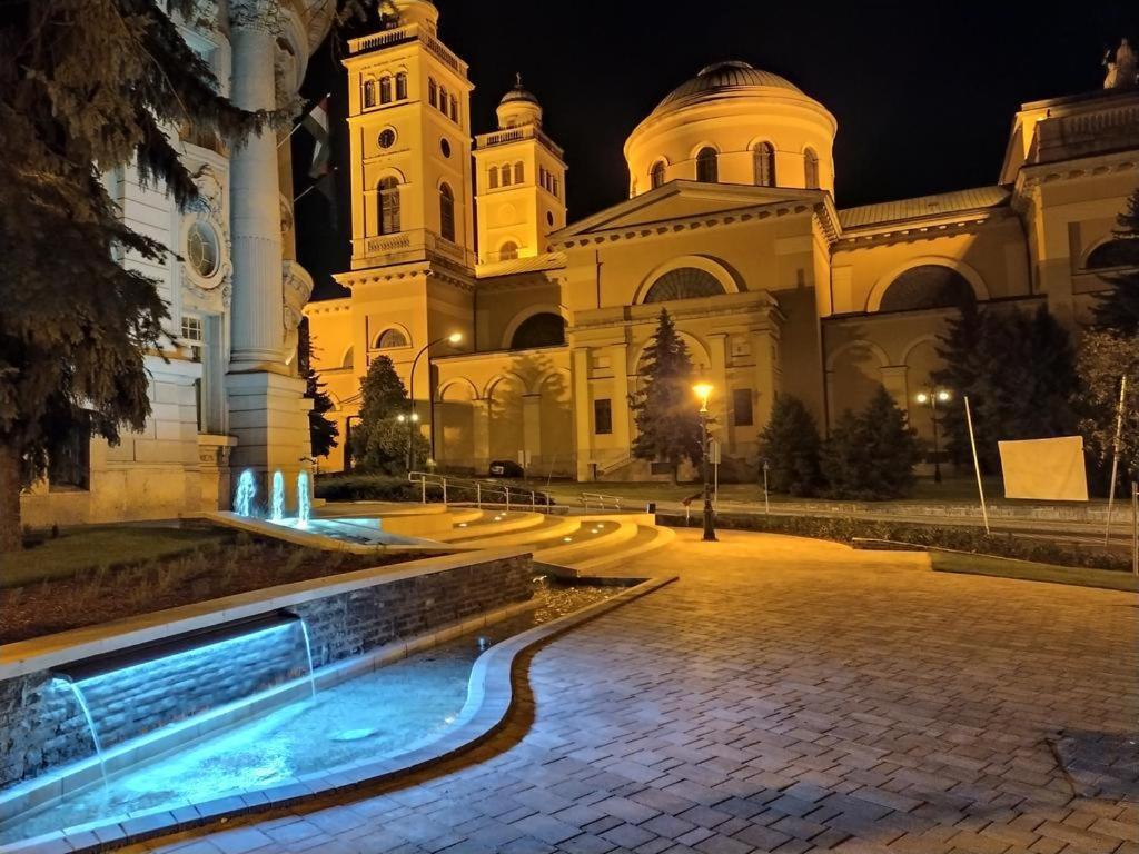 Oazis Apartman Эгер Экстерьер фото